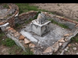 07495 ostia - regio iv - insula iii - domus dei pesci (iv,iii,3) - (via della caupona) - raum (g) - hof - brunnen - in der mitte.jpg